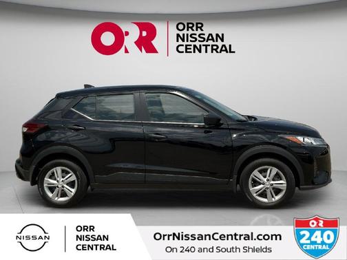 Super Black 2025 Nissan Kicks Play S