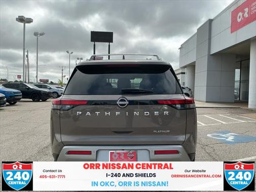 2024 Nissan Pathfinder Platinum FWD