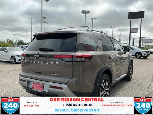 2024 Nissan Pathfinder Platinum FWD