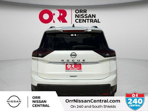 White Pearl 2027 Nissan Rogue