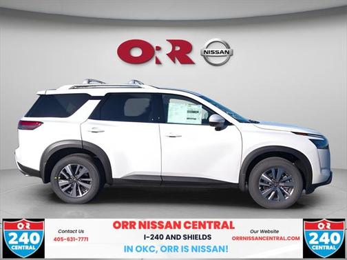 2025 Nissan Pathfinder SL FWD