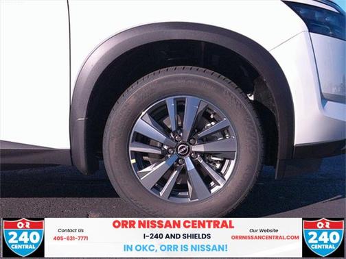 2025 Nissan Pathfinder SL FWD