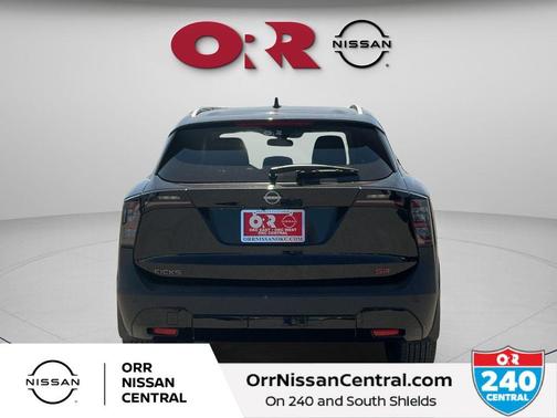 Super Black 2026 Nissan Kicks SR