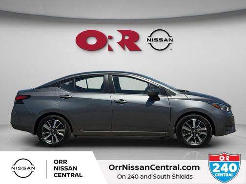 Gun Metallic 2025 Nissan Versa 1.6 SV