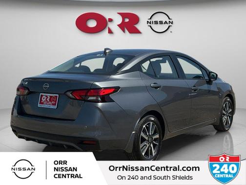 Gun Metallic 2025 Nissan Versa 1.6 SV