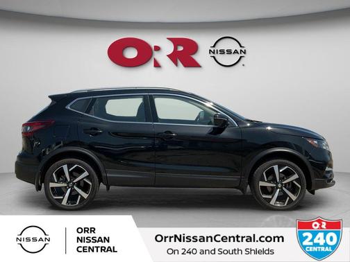 Magnetic Black 2022 Nissan Rogue Sport SL