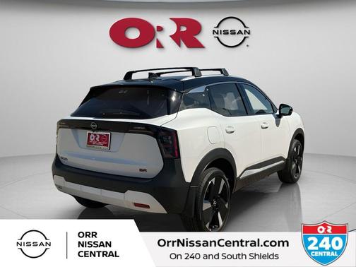 2t Wht Blk Roof 2026 Nissan Kicks SR