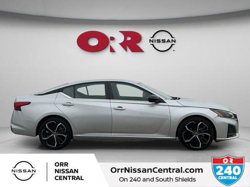 Brilliant Silver Metallic 2024 Nissan Altima 2.5 SR