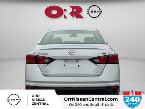 Brilliant Silver Metallic 2024 Nissan Altima 2.5 SR