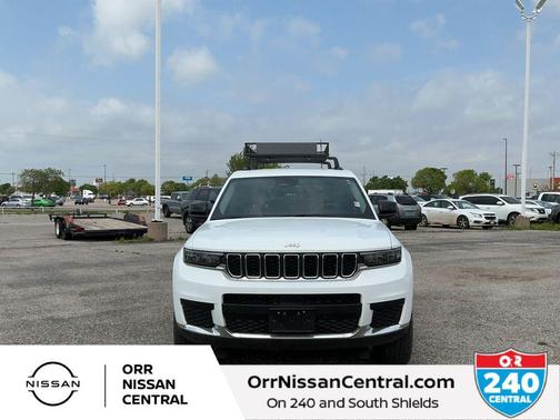 Bright White Clearcoat 2023 Jeep Grand Cherokee L Laredo