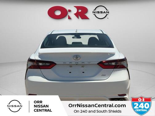 Ice 2023 Toyota Camry SE