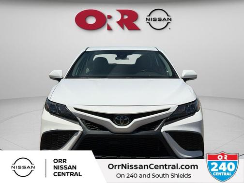 Ice 2023 Toyota Camry SE