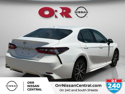 Ice 2023 Toyota Camry SE