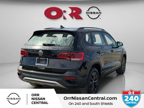 Deep Black Pearl Effect 2024 Volkswagen Taos 1.5T S
