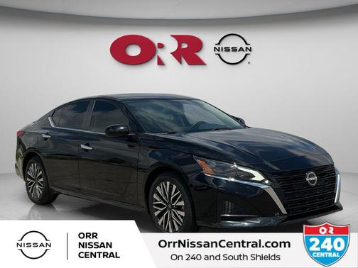 Black 2023 Nissan Altima 2.5 SV