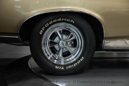 Signet Gold 1967 Pontiac GTO Base