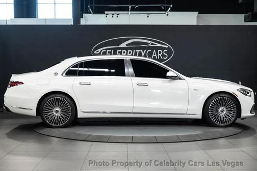 MANUFAKTUR Moonlight White Metallic 2024 Mercedes-Benz Maybach S 680 Maybach S 680