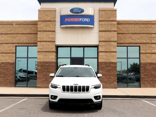 Bright White Clearcoat 2019 Jeep Cherokee LATITUDE PLUS