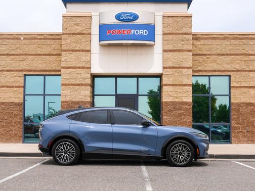 2024 Ford Mustang Mach-E PREMIUM