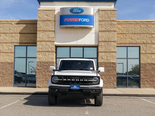 OXFORD WHITE 2024 Ford Bronco OUTER BANKS