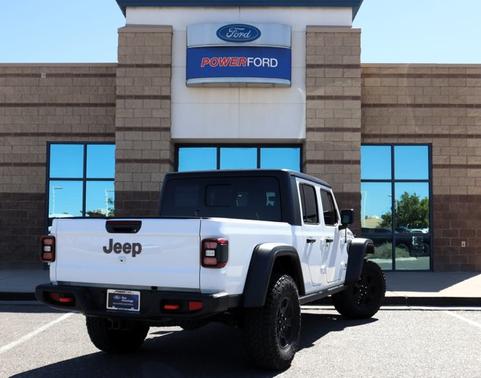 Bright White Clearcoat 2023 Jeep Gladiator MOJAVE