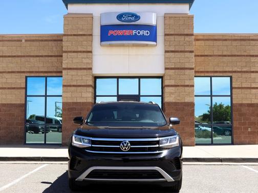 Deep Black Pearl Effect 2022 Volkswagen Atlas Cross Sport 3.6 V6 SE W/ TECHNOLOGY