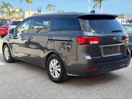 2017 Kia Sedona LX