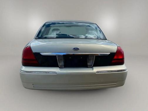 2004 Mercury Grand Marquis LS Sedan 4D