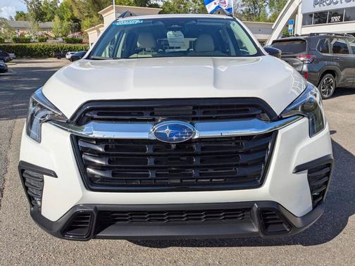 Crystal White Pearl 2025 Subaru Ascent Limited