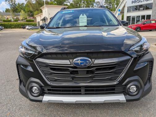 Crystal Black Silica 2025 Subaru Outback Premium