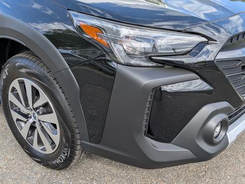 Crystal Black Silica 2025 Subaru Outback Premium