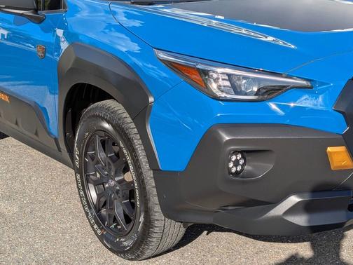 Geyser Blue Pearl 2024 Subaru Crosstrek WILDERNESS