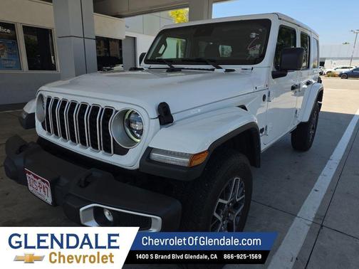 Bright White Clearcoat 2025 Jeep Wrangler 4-Door Sahara 4x4