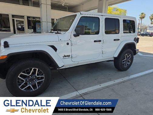 Bright White Clearcoat 2025 Jeep Wrangler 4-Door Sahara 4x4