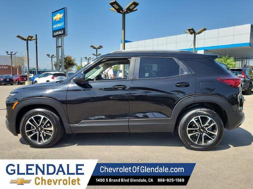 Mosaic Black Metallic 2025 Chevrolet Trailblazer LT