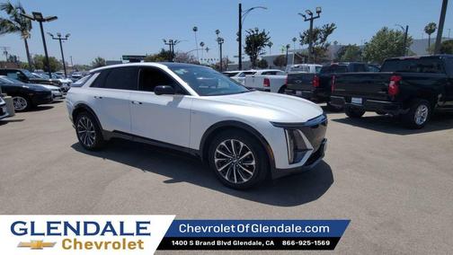 Crystal White Tricoat 2024 Cadillac LYRIQ Sport