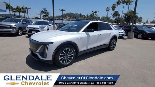 Crystal White Tricoat 2024 Cadillac LYRIQ Sport