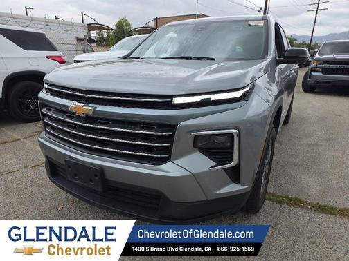 Sterling Gray Metallic 2024 Chevrolet Traverse LT