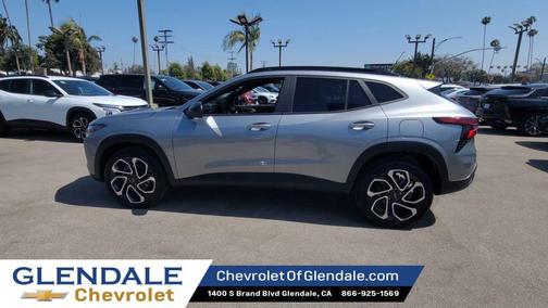 Sterling Gray Metallic 2024 Chevrolet Trax FWD 2RS