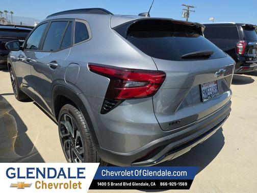 Sterling Gray Metallic 2024 Chevrolet Trax FWD 2RS