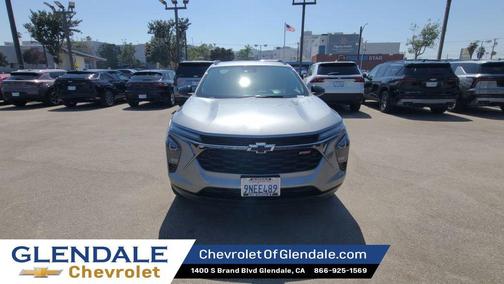 Sterling Gray Metallic 2024 Chevrolet Trax FWD 2RS