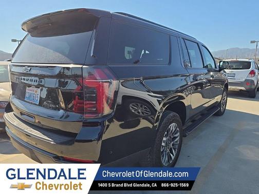 Black 2025 Chevrolet Suburban 4WD Z71