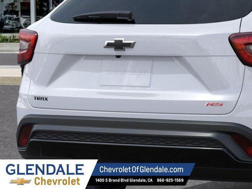 Summit White 2026 Chevrolet Trax FWD 2RS