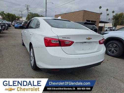 Summit White 2024 Chevrolet Malibu FWD 1LT