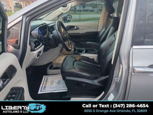 Billet Silver Metallic Clearcoat 2020 Chrysler Pacifica Touring L