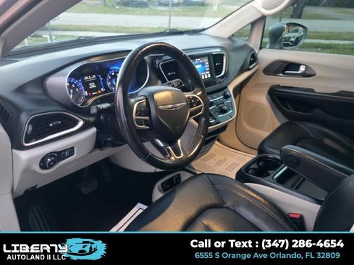 Billet Silver Metallic Clearcoat 2020 Chrysler Pacifica Touring L