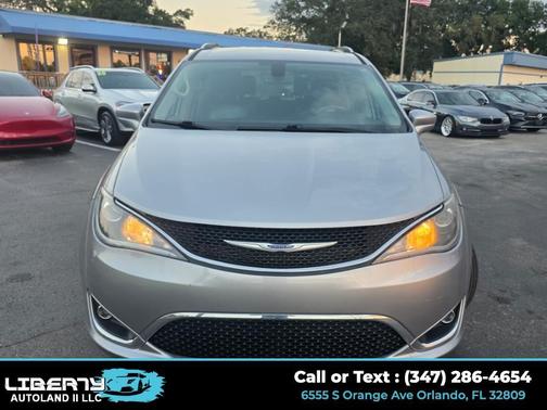 Billet Silver Metallic Clearcoat 2020 Chrysler Pacifica Touring L