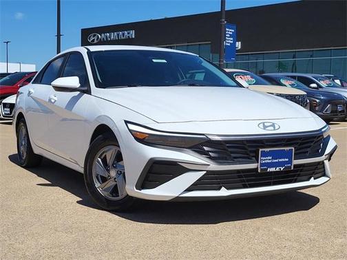 2024 Hyundai ELANTRA SE