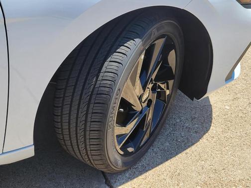 White 2026 Hyundai ELANTRA SEL Sport