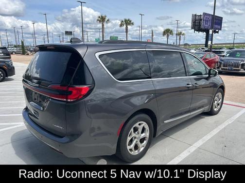 Granite Crystal Clearcoat Metallic 2022 Chrysler Pacifica Limited